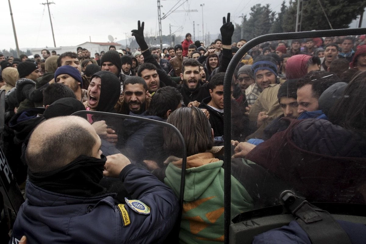 «Ξεχείλισε» η Γηραιά ήπειρος από τους μετανάστες: Κλείνουν την «πόρτα» Δανία και Αυστρία – «Πρέπει να ανακτήσουμε τον έλεγχο στην Ευρώπη»